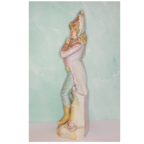 Vintage Porcelain Figure Of Neoclassical Man Dressed in Attire Of The Time - Picture 5 of 12